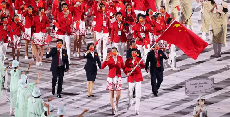 东京奥运会中国代表团入场服，湖南籍设计师贺阳参与设计