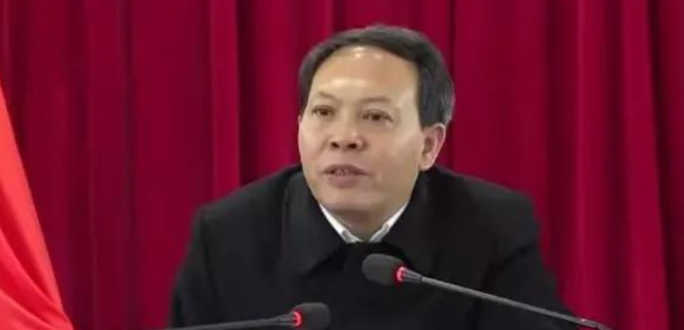 洞口县委原书记艾方毅被开除党籍、政务撤职