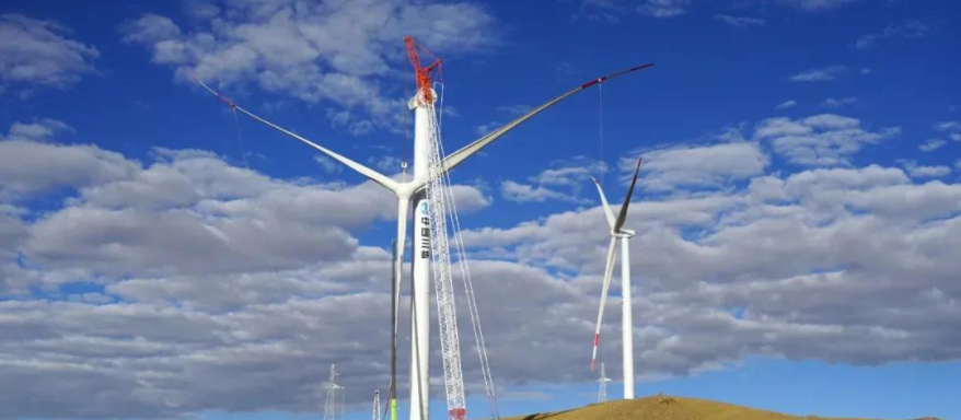 全球最高海拔风电场机组吊装完成，长沙工程机械成功助力