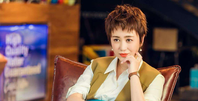 马丽成中国影史首位百亿票房女演员