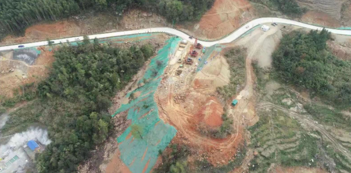 湖南最大抽水蓄能电站下水库大坝进入主体施工