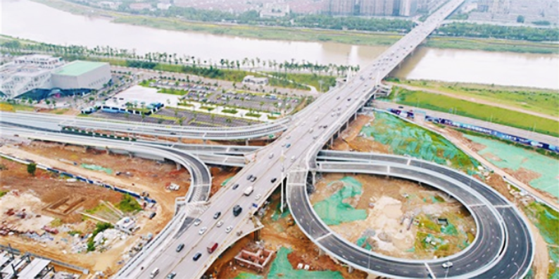 长沙马栏山主轴鸭子铺路全线通车