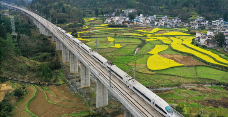 开通运营一周年 助推湘西大发展 张吉怀高铁累计发送旅客554万人次