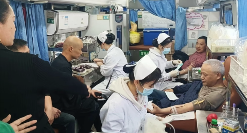 湖南博长控股集团有限公司：献血救人 争做“活雷锋”