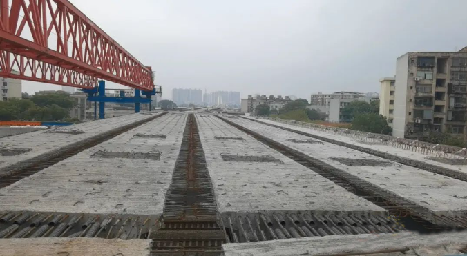 衡阳二环东路跨铁路主体工程完成施工 距离全线通车更近了