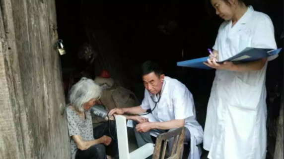湖南省将开展乡村医生等级评定试点 一级村医补贴不低于800元/月