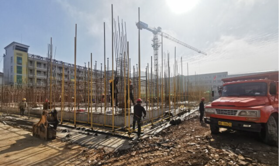 百所湖南“徐特立项目”学校∶开建81所，明年全部建成使用