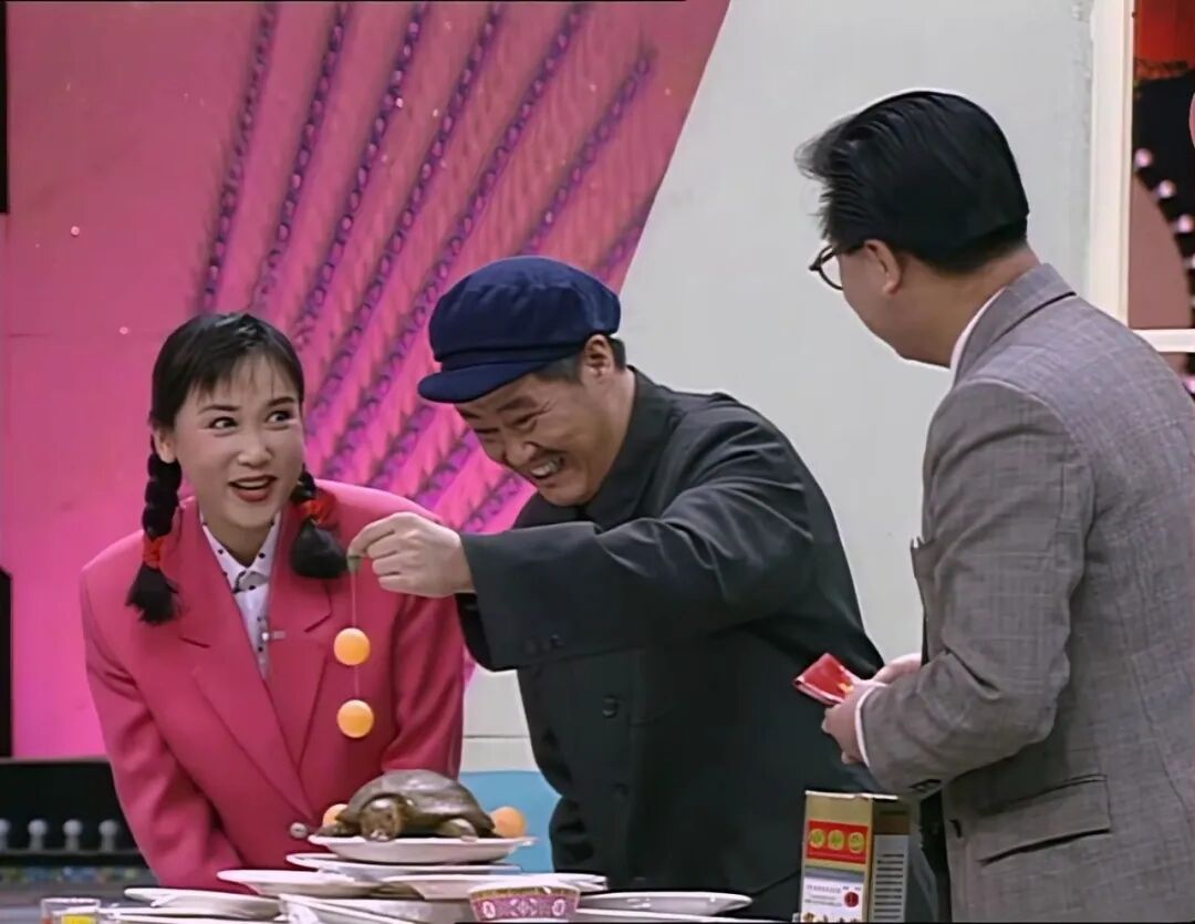 春晚广告位争夺战：四十年国民记忆与商业暗流