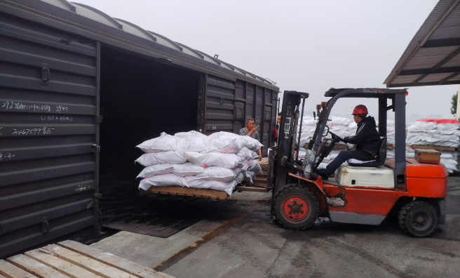 春运以来,湖南铁路部门已抢运春耕物资5.3万吨