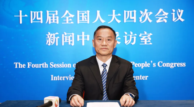 湖南代表团共提交代表议案12件、建议430件