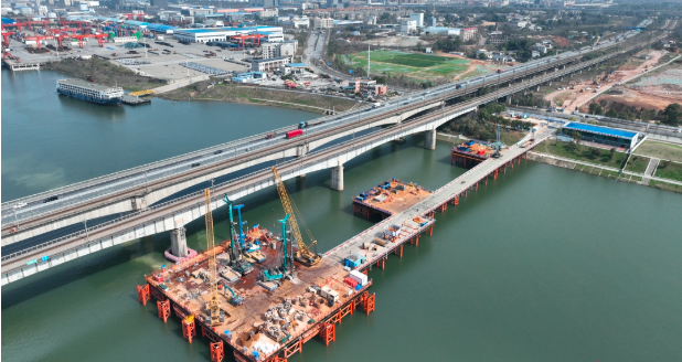 长赣高铁长沙湘江铁路特大桥主桥首个主墩桩基完工