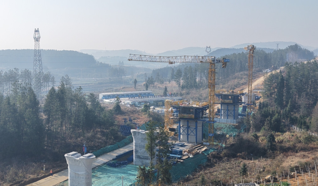 铜吉铁路建设再提全线重点工程取得新突破